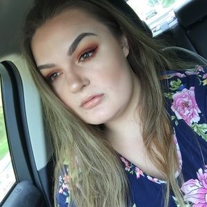 Meet your Posher, Michaela